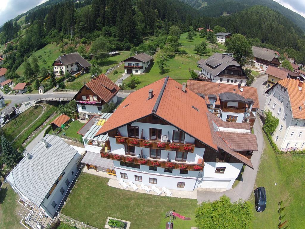 Restaurant - Cafe - Pension Hassler Berg im Drautal Exterior photo