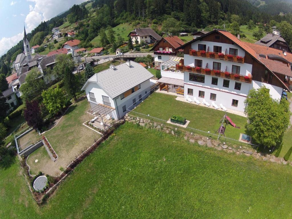 Restaurant - Cafe - Pension Hassler Berg im Drautal Exterior photo